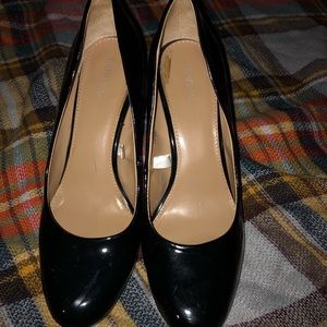 Black Morona Closed-toe heels. Women’s 8 1/2